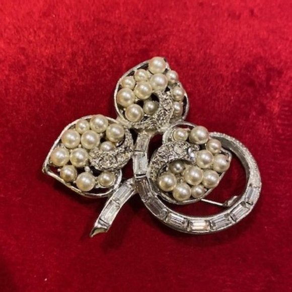 VTG TOP Designer Rhinestone Pearl BROOCH - Picture 5 of 7